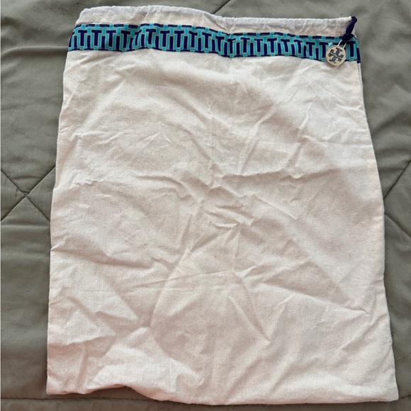 White Drawstring Bag with Blue Pattern - Picture 1 of 2